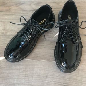 Lace-up Front Oxford Shoes